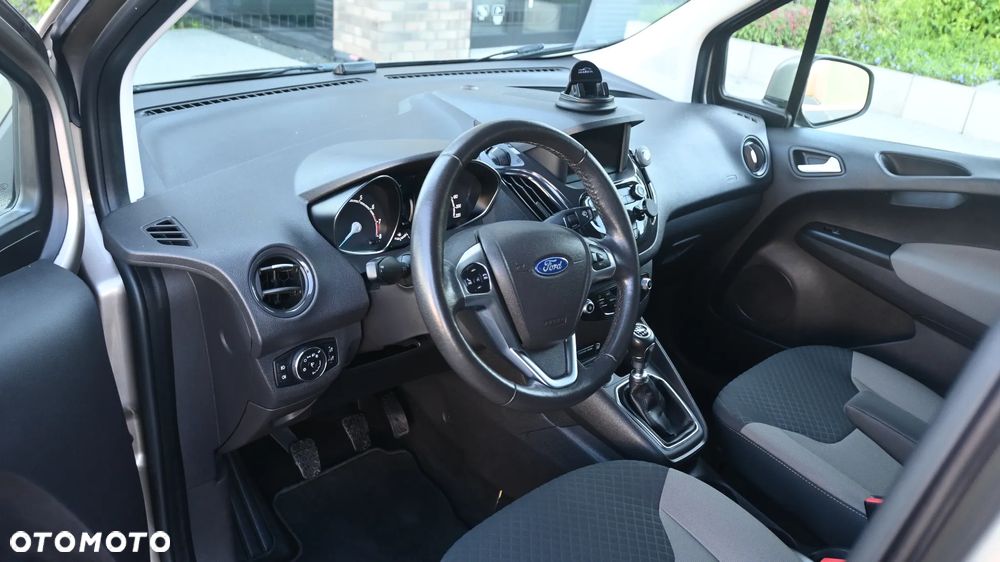 Ford Tourneo Courier 1.0 EcoBoost Titanium - 19
