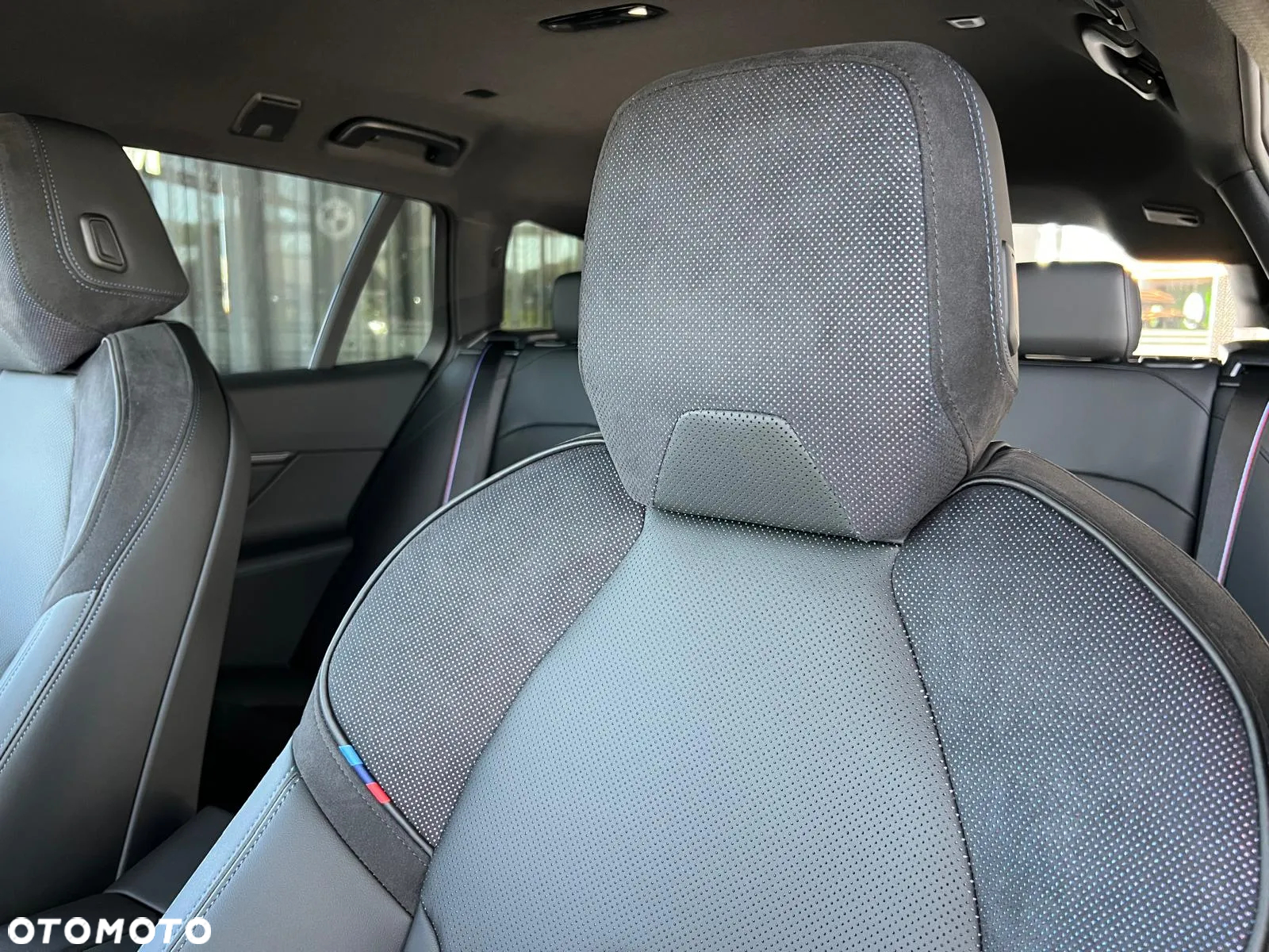 BMW Seria 5 520d xDrive mHEV - 28