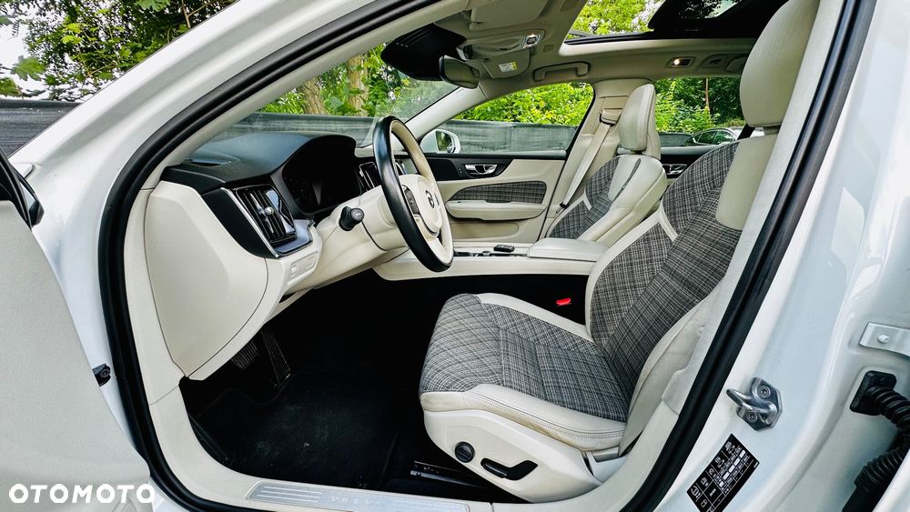 Volvo V60 T5 Geartronic Momentum - 20