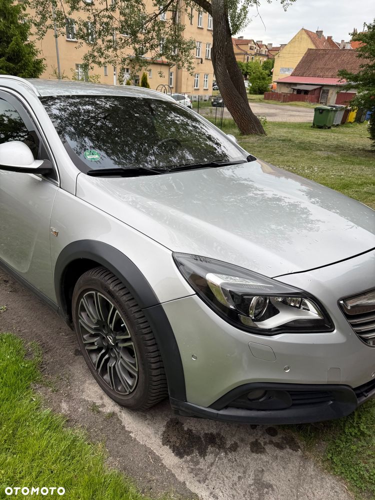 Opel Insignia 2.0 T SportsTourer 4x4 ecoFLEX Start/Stop - 4