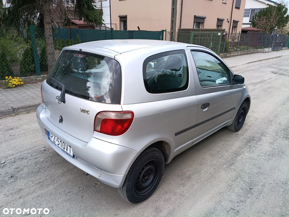 Toyota Yaris 1.0 Base - 3