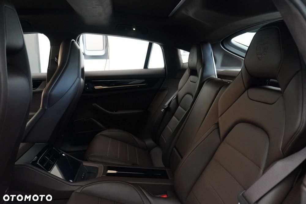 Porsche Panamera GTS - 13