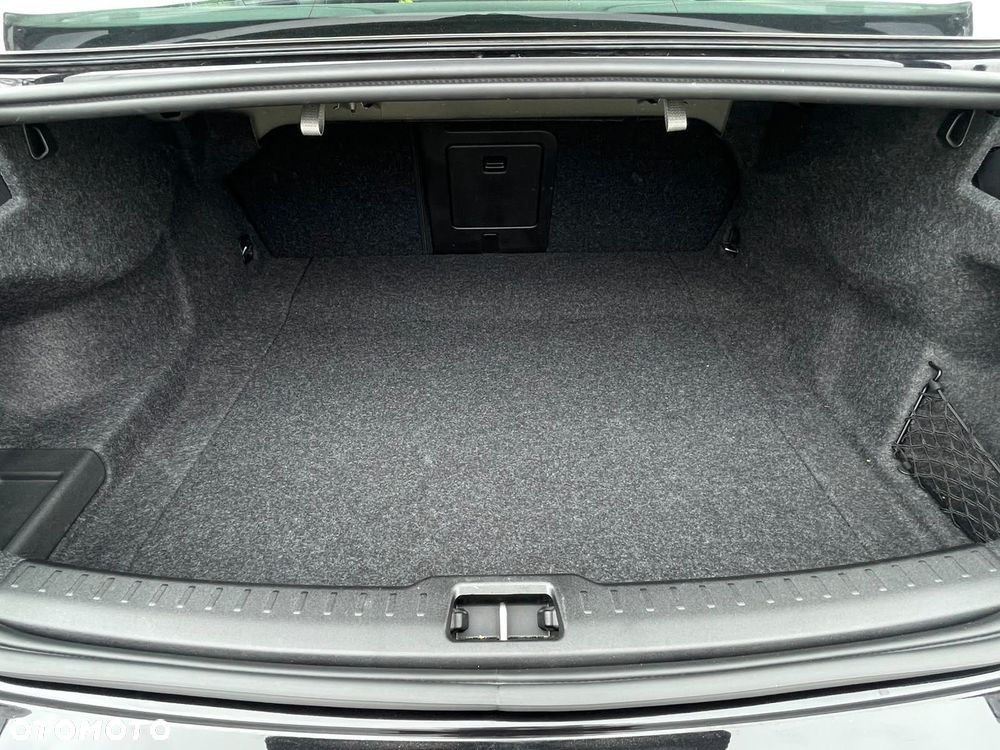 Volvo S60 B4 B Plus Dark - 25