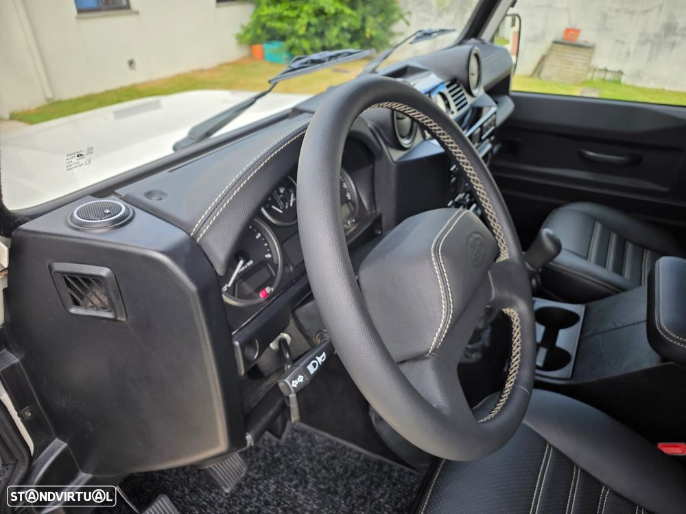 Land Rover Defender 90 2.4 CRD S - 49