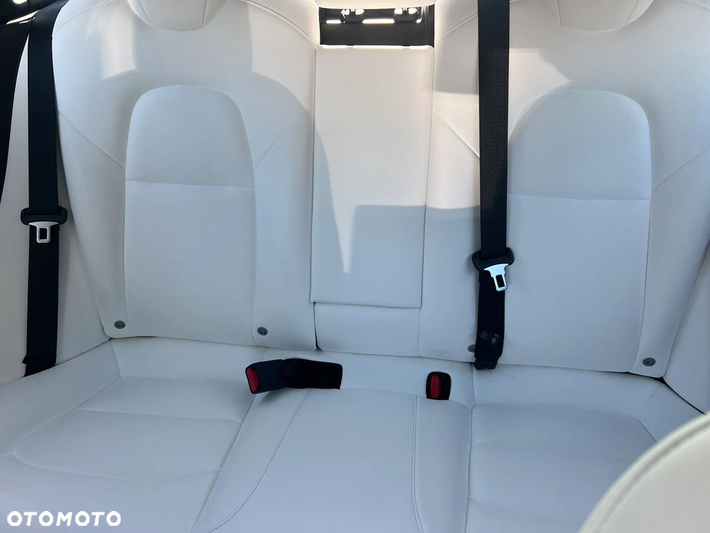 Tesla Model 3 - 13