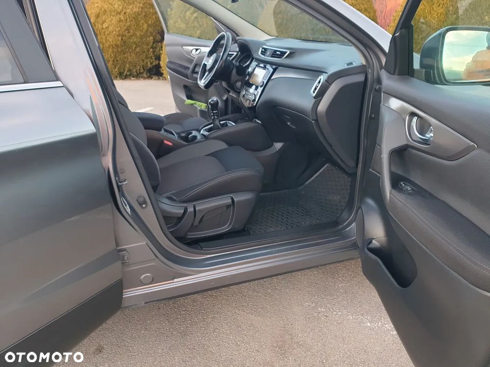 Nissan Qashqai 1.6 DIG-T N-Connecta - 24
