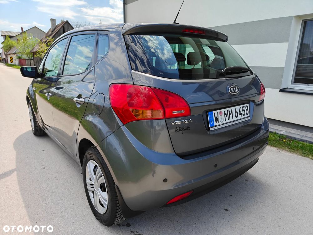 Kia Venga 1.4 CVVT Fifa World Cup Edition - 4