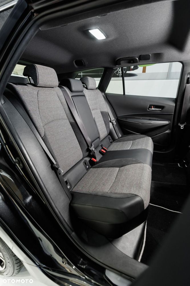 Toyota Corolla 1.8 Hybrid Style - 21