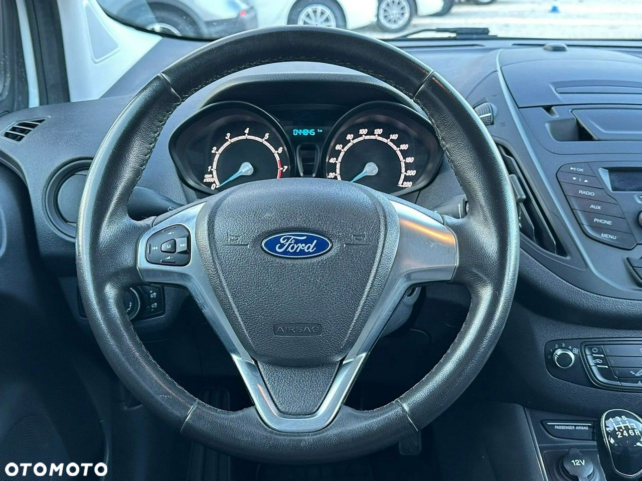Ford Transit Courier - 16