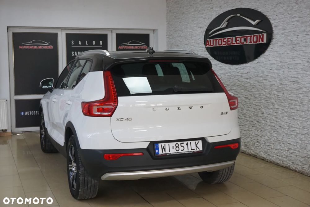 Volvo XC 40 B4 B AWD Momentum Pro - 4