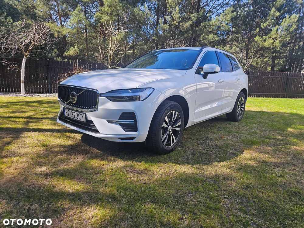 Volvo XC 60 T4 Momentum Pro - 1