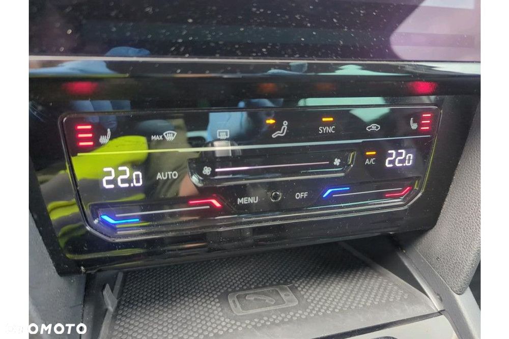 Volkswagen Passat Variant 1.5 TSI EVO Elegance DSG - 9