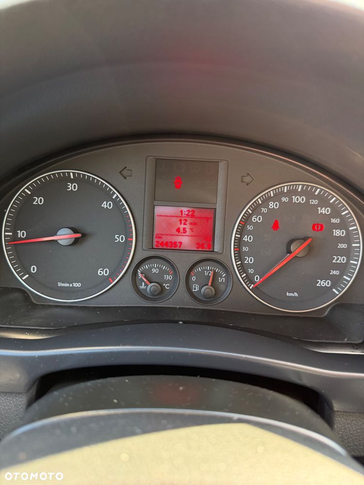 Volkswagen Golf Plus 1.9 TDI Tour - 17