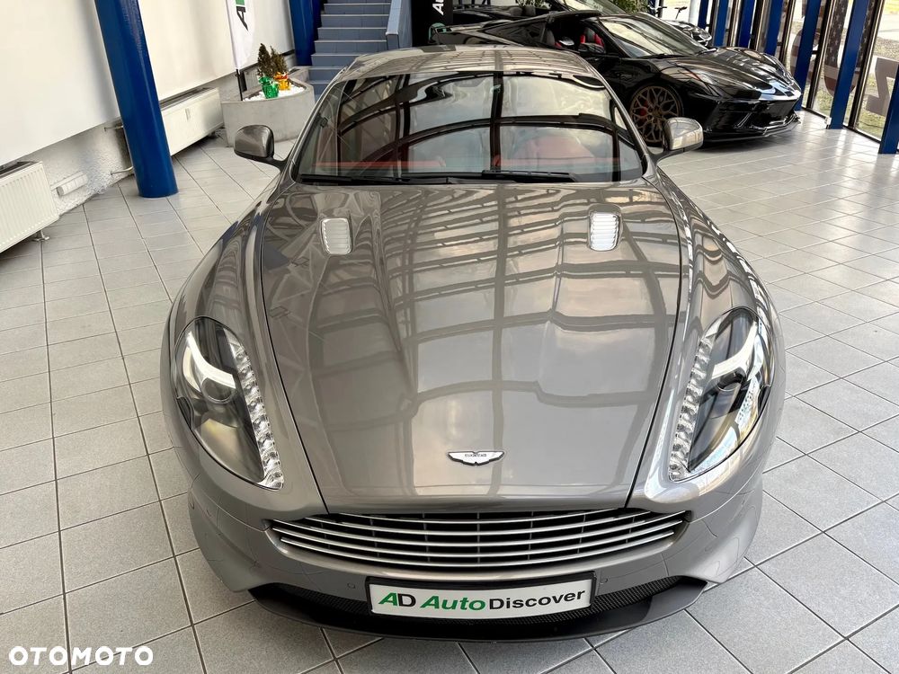 Aston Martin DB9 - 6