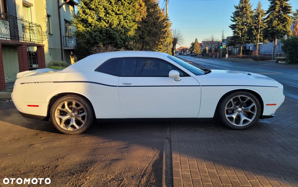 Dodge Challenger - 5