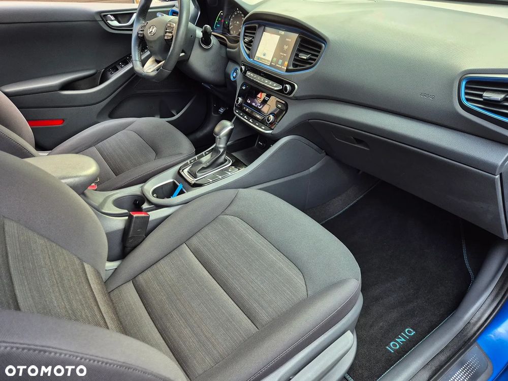 Hyundai IONIQ - 29