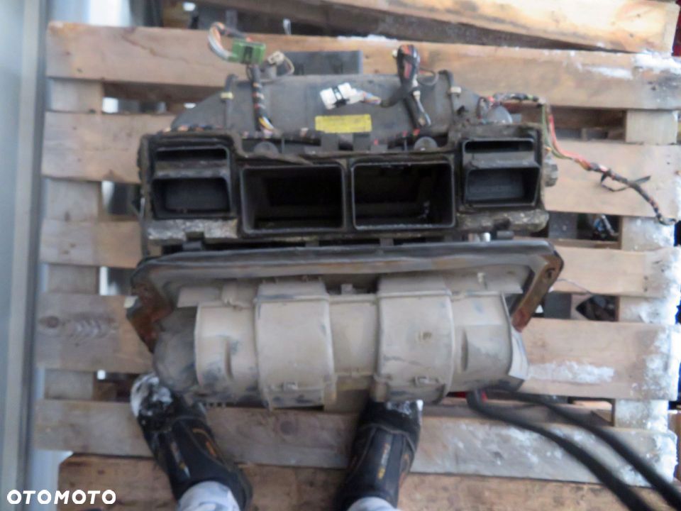 NAGRZEWNICA 7 II E32 1382845 532933811A BMW 1986-1994 - 4