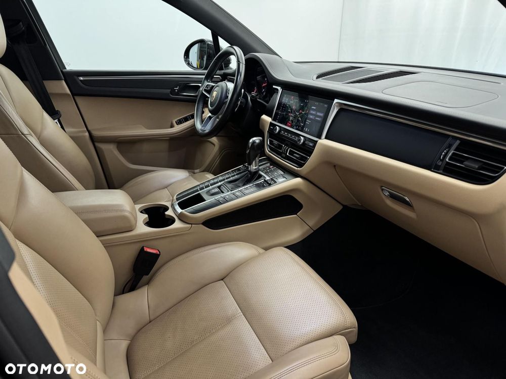 Porsche Macan Standard - 26