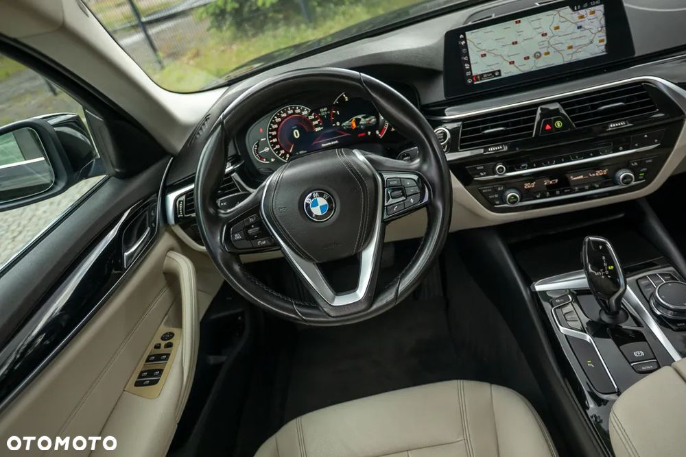 BMW Seria 5 520d Luxury Line - 38