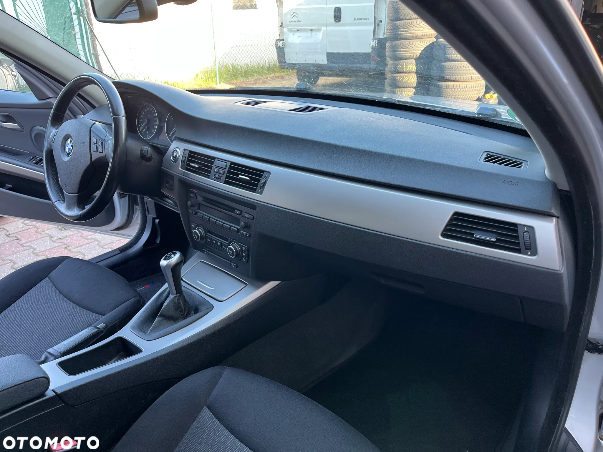 BMW Seria 3 318i - 15