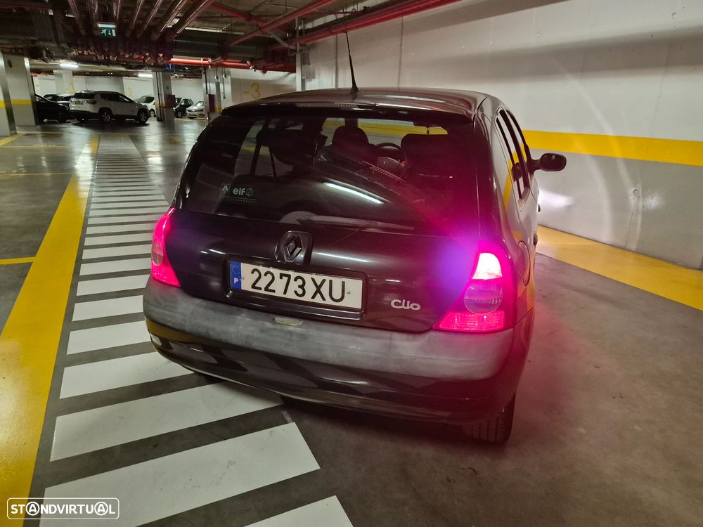 Renault Clio 1.2 16V Dynamique - 10