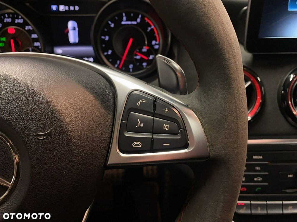 Mercedes-Benz CLA - 23