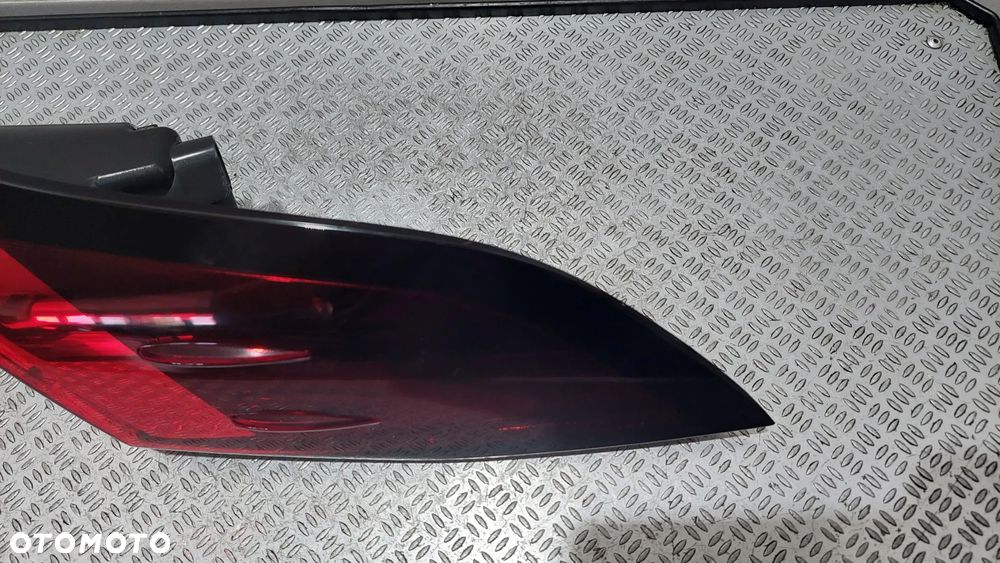LAMPA PRAWY TYŁ TOYOTA COROLLA E21 SEDAN R2019 NR 8155002D1100 - 6
