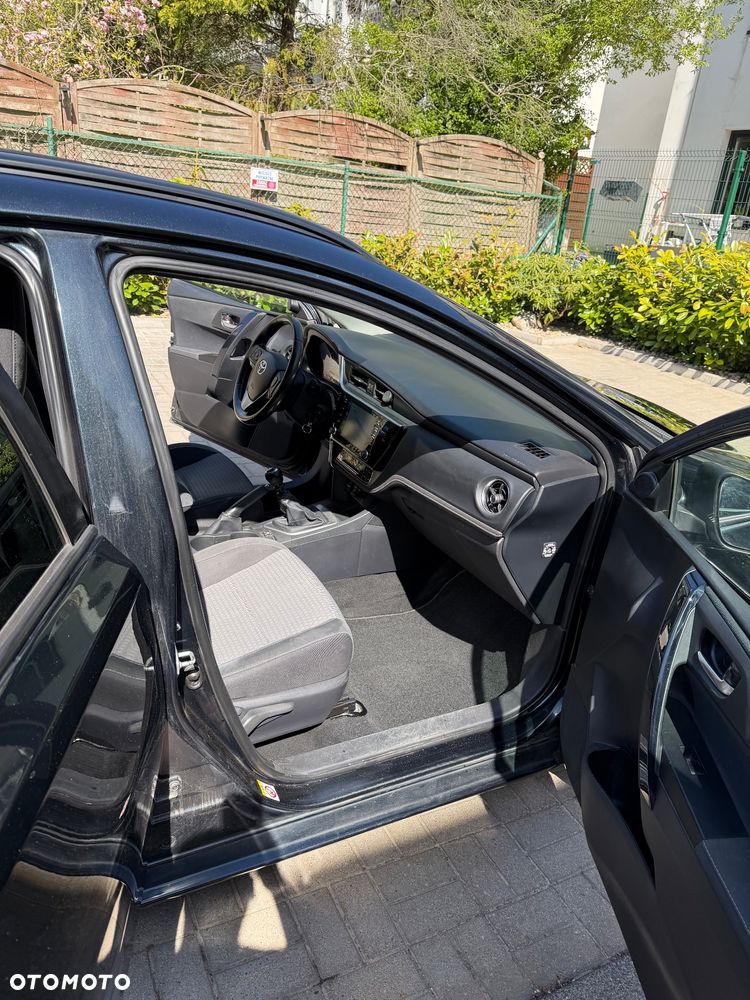 Toyota Auris 1.6 Premium - 5