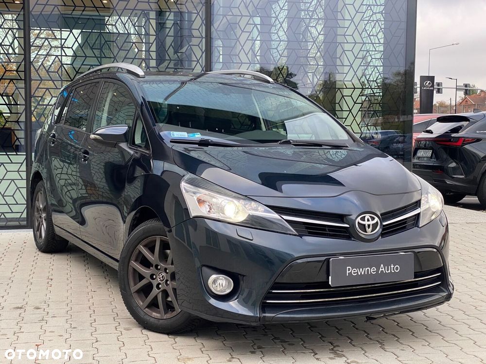 Toyota Verso 1.8 Premium 7os - 9