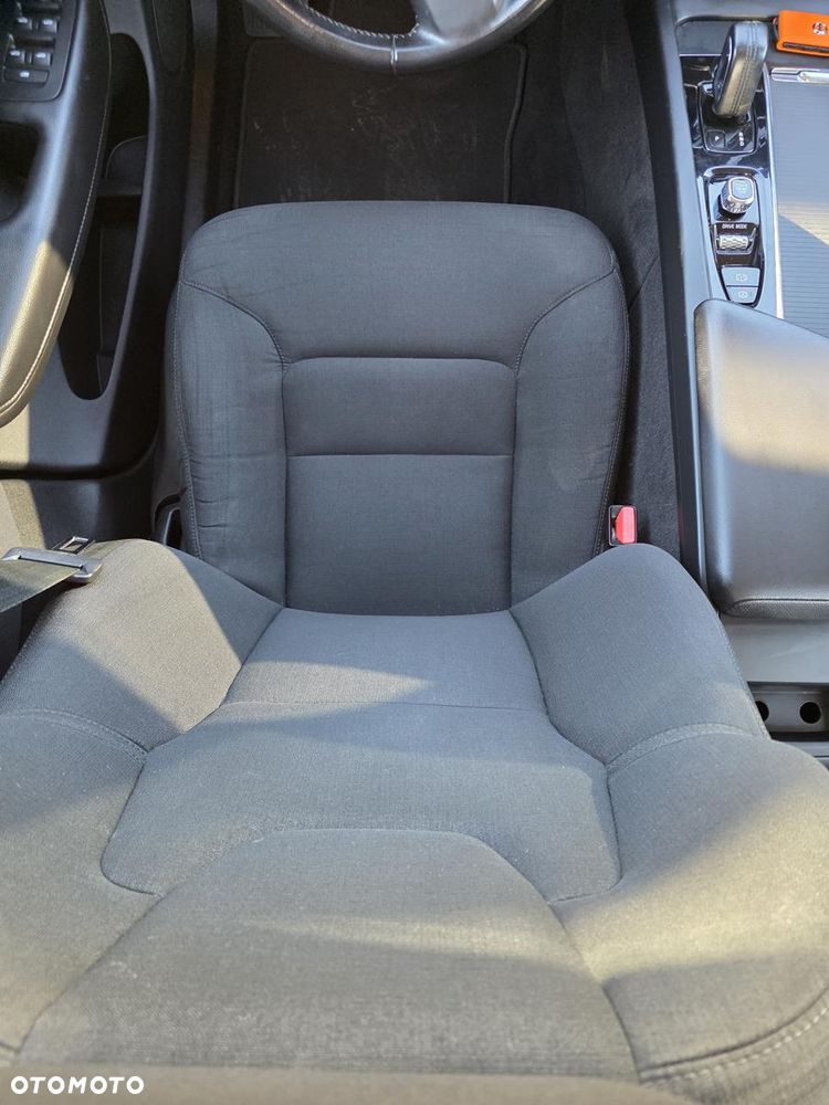 Volvo XC 60 B4 D Momentum - 20