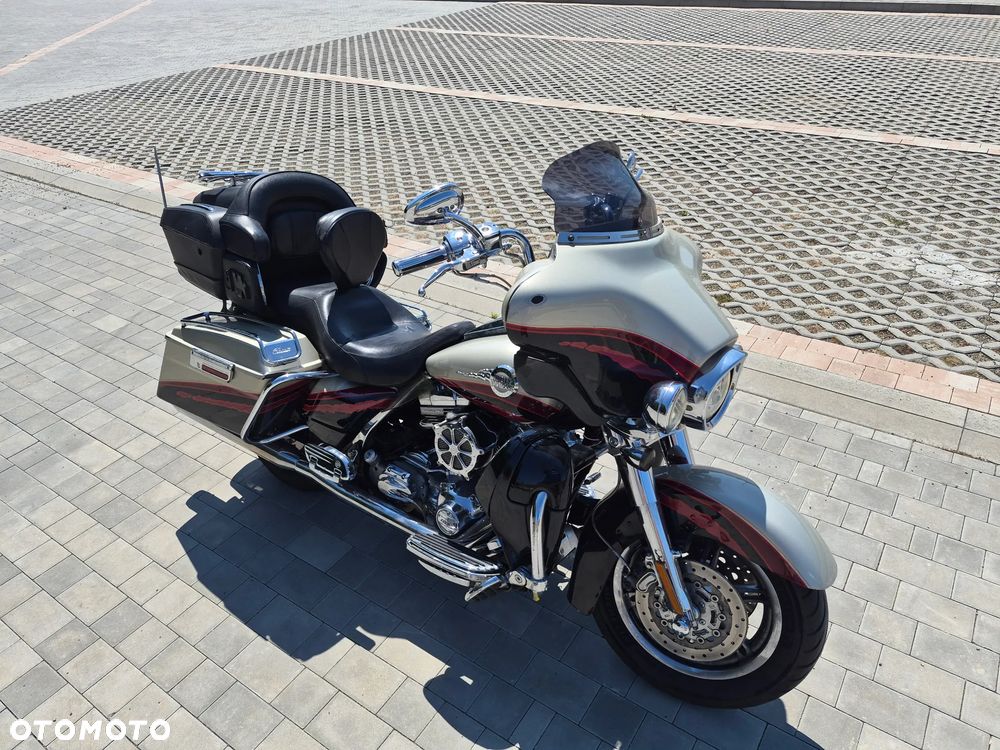 Harley-Davidson FLHTCU Ultra - 17