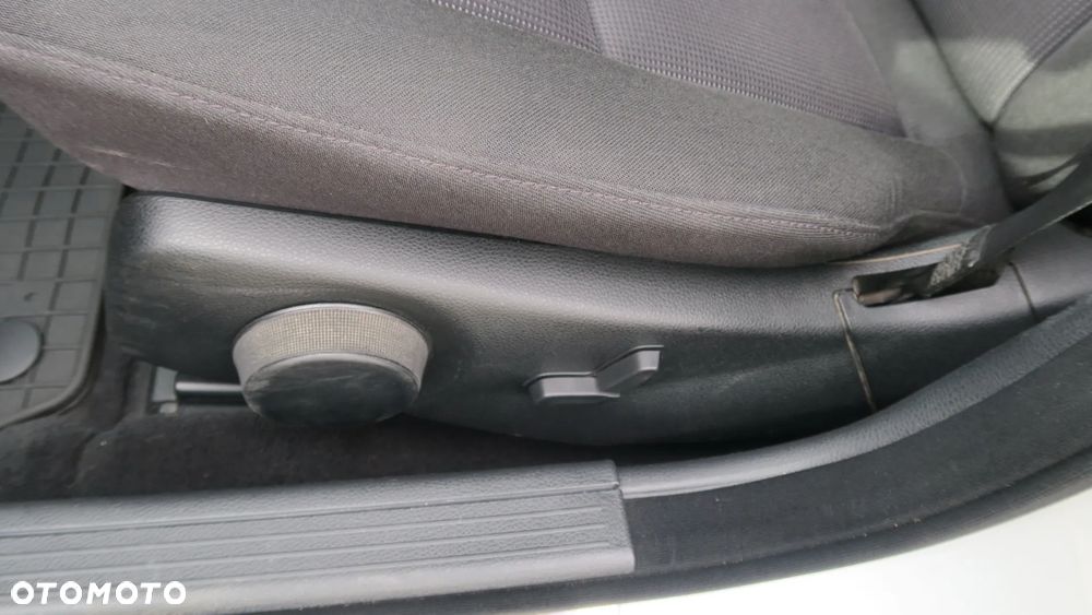 Mercedes-Benz Klasa C 200 CDI DPF Automatik Elegance - 21