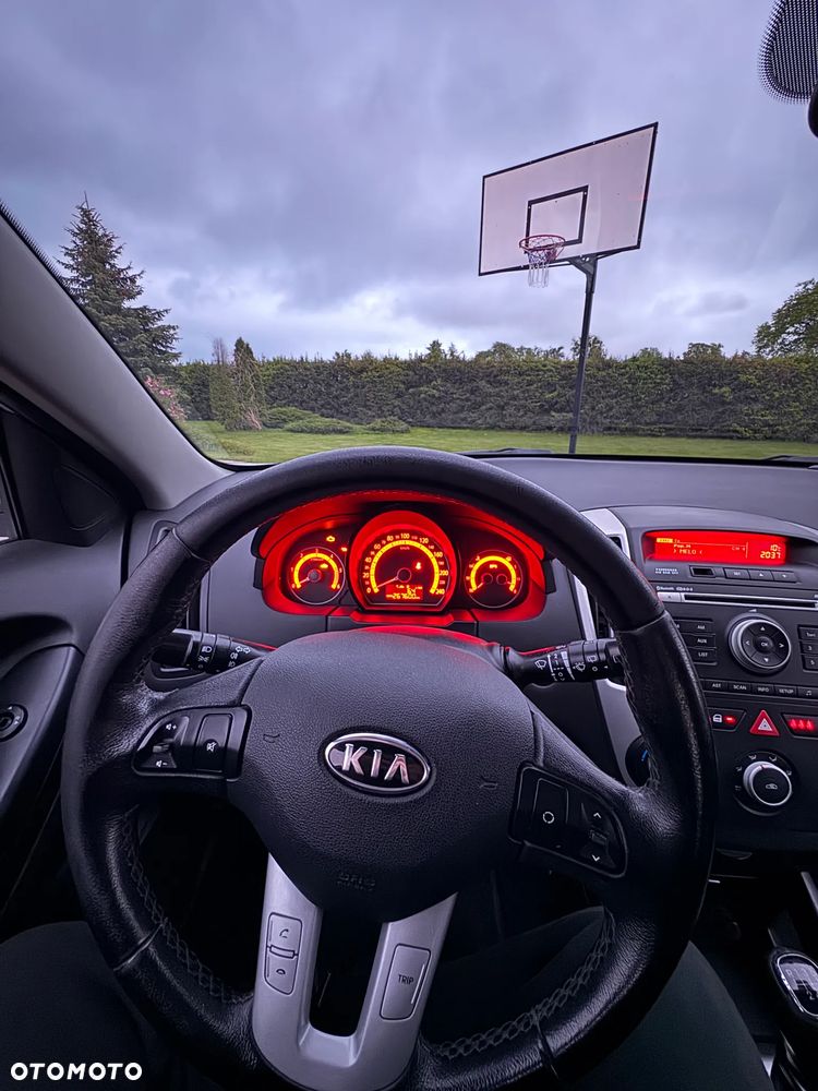 Kia Ceed - 10