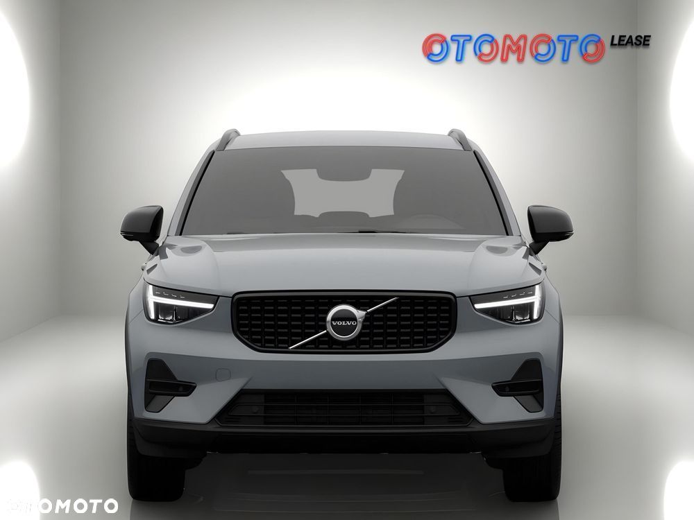 Volvo XC 40 B3 Plus Dark - 3
