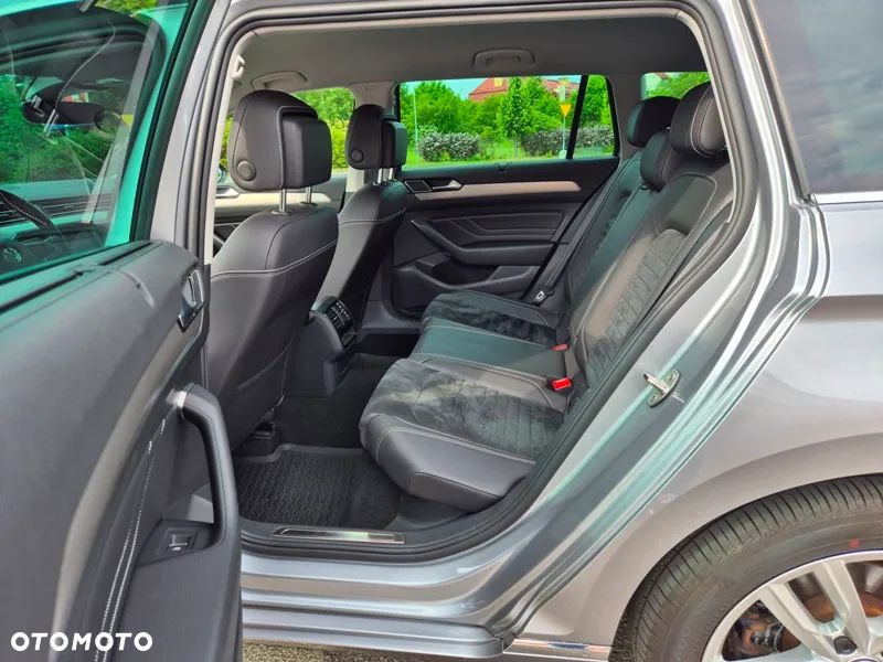 Volkswagen Passat 2.0 TDI Elegance DSG - 12