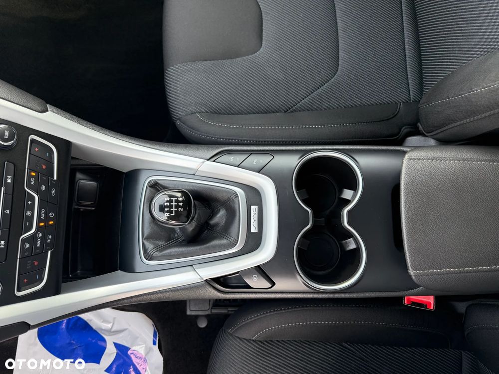 Ford Mondeo - 17