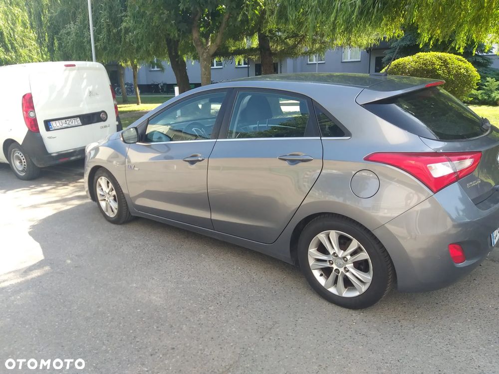 Hyundai i30 1.6 CRDi Fifa World Cup Edition - 21