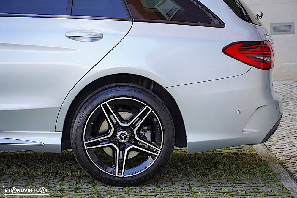 Mercedes-Benz C 300 de AMG Line - 4