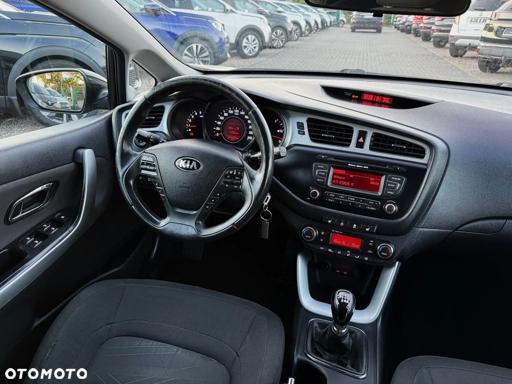Kia Ceed 1.6 CRDi 128 Platinum Edition - 11
