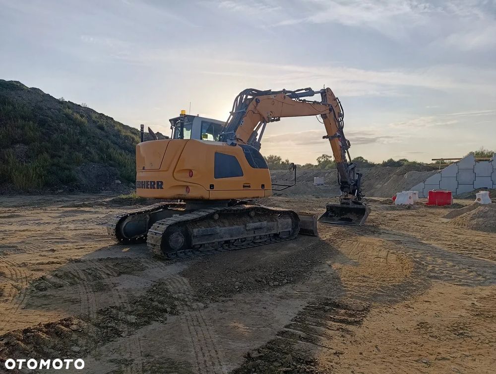 Liebherr R 914 Compact - 5