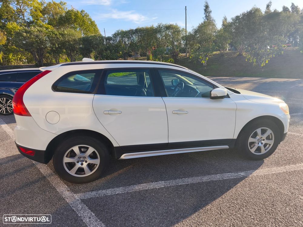 Volvo XC 60 2.0 D4 Momentum Start/Stop - 4