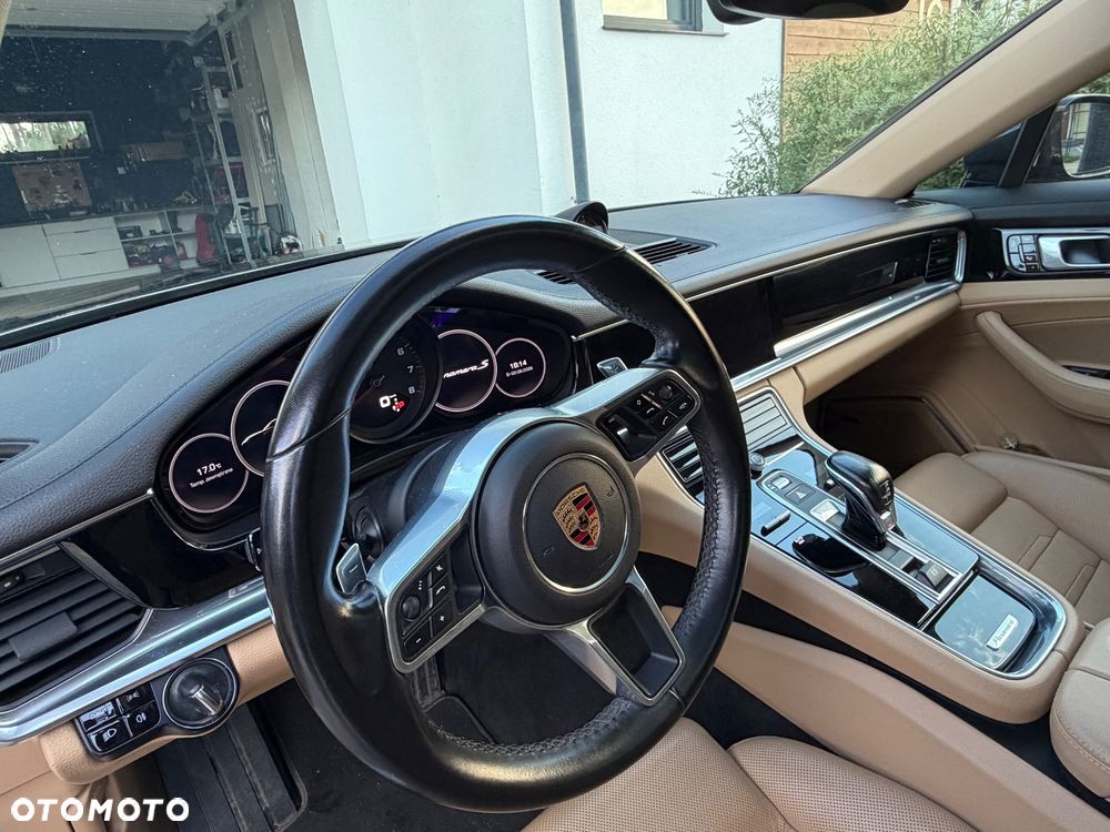 Porsche Panamera - 13