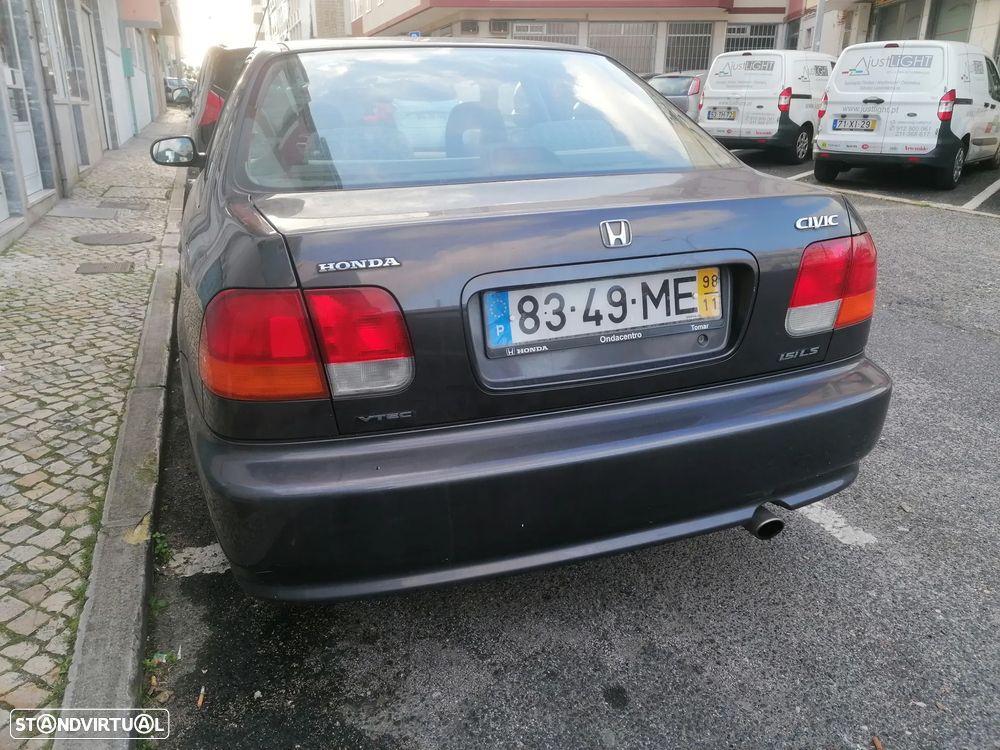 Honda Civic 1.5i LS - 2