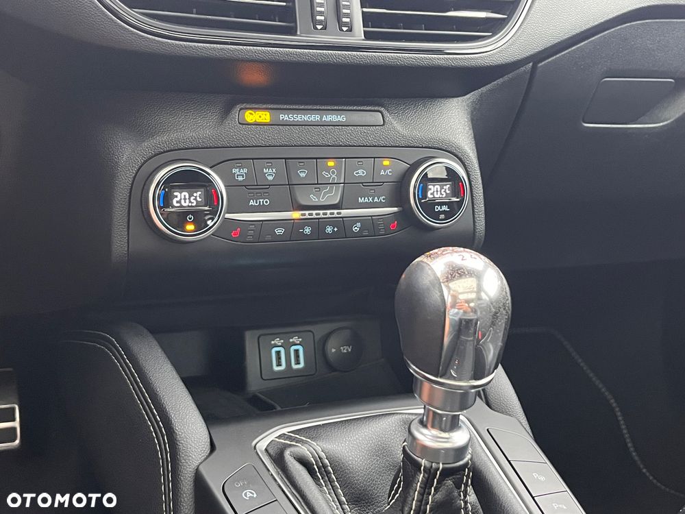 Ford Focus 2.0 EcoBlue ST - 13