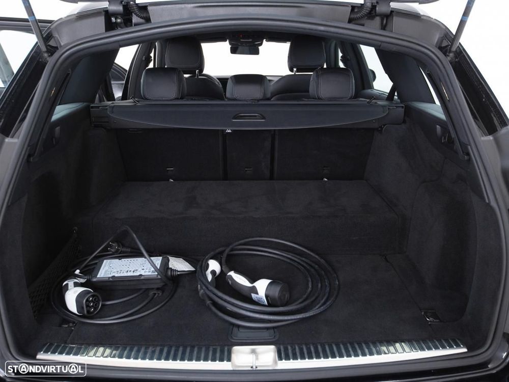Mercedes-Benz E 300 de 4Matic 9G-TRONIC AMG Line - 13