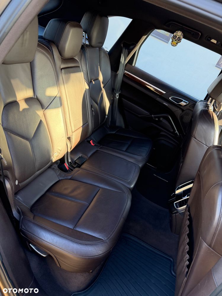 Porsche Cayenne - 9