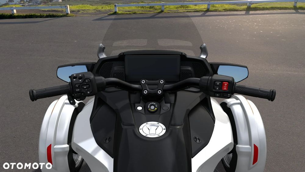 Can-Am Spyder - 9
