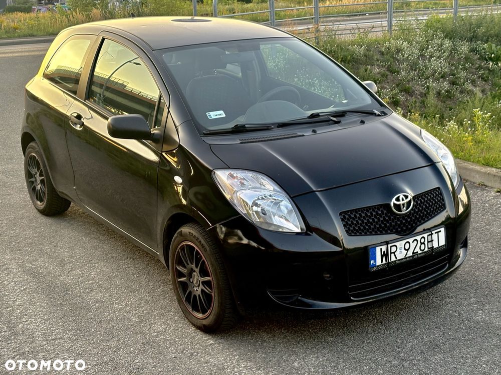 Toyota Yaris - 1