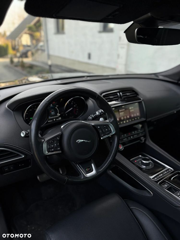 Jaguar F-Pace S AWD - 9