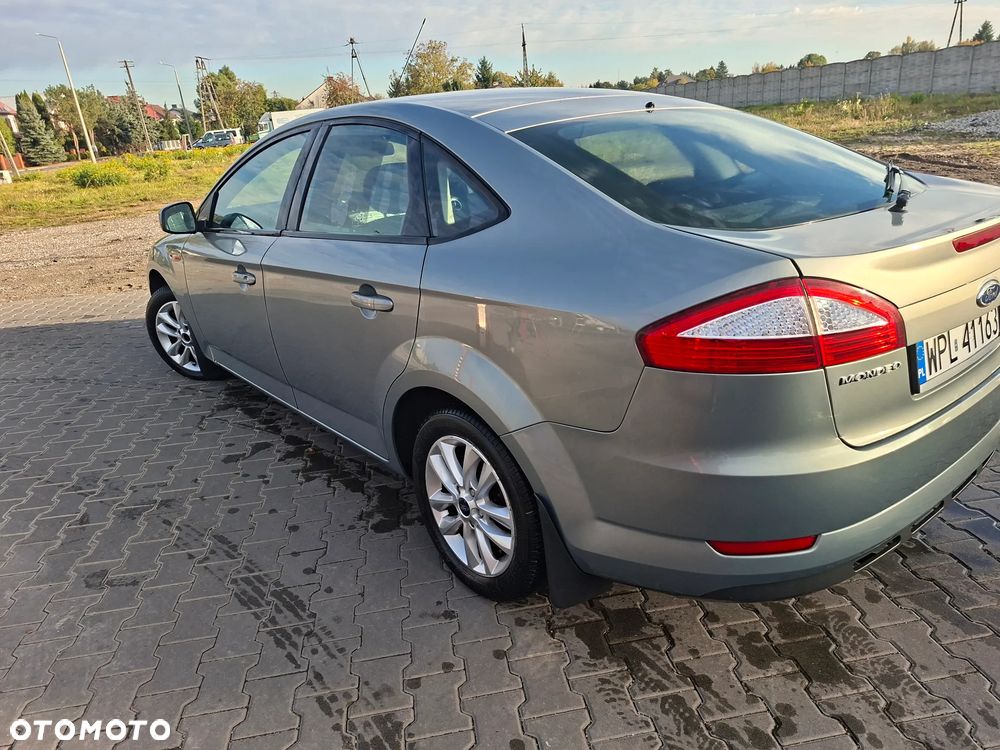 Ford Mondeo 1.8 TDCi Ambiente - 31